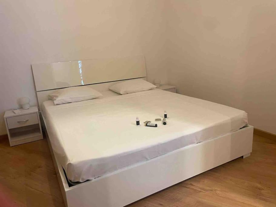 Appartamento Con Piscina E Sauna Bissone Zewnętrze zdjęcie